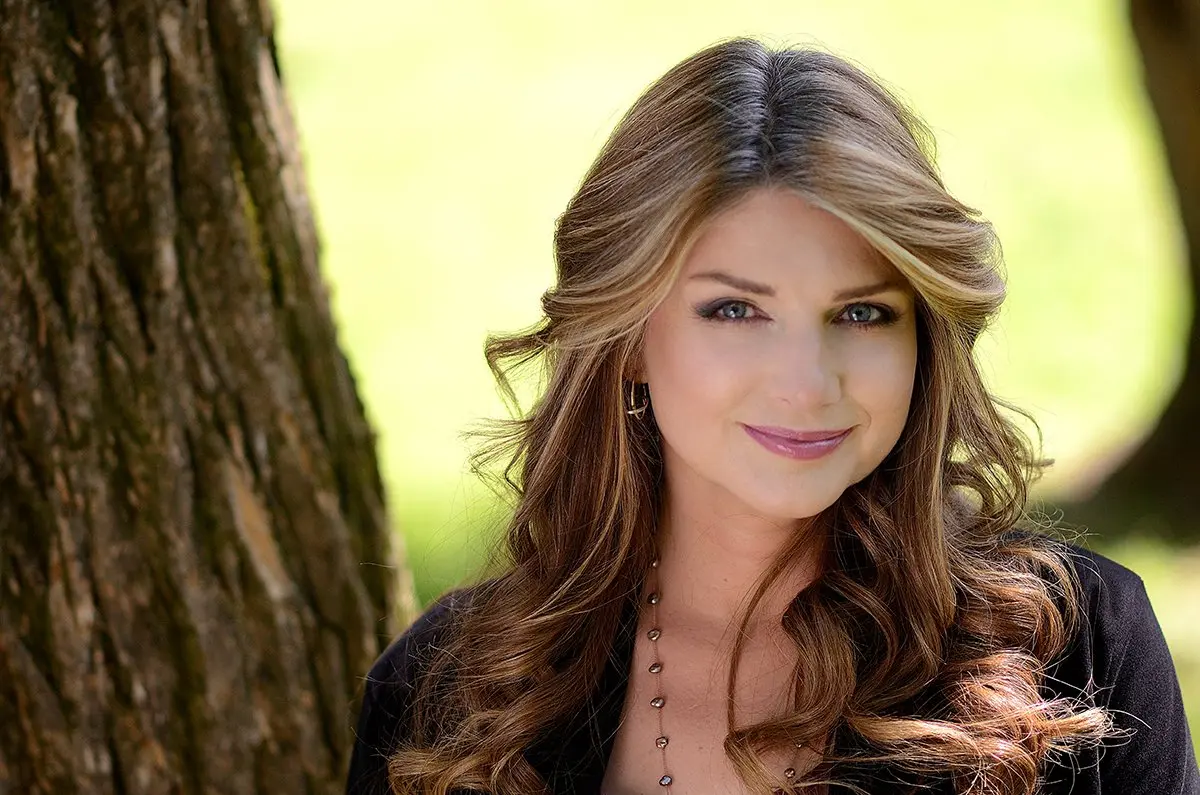 Sylvia: Age, Height, Wiki, Bio, Net Worth, and Husband | GMRU