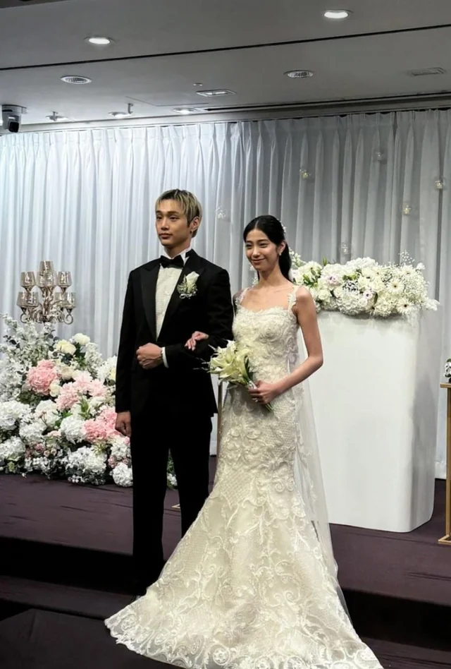 JEY (Jung Jinhyeong) and Japanese model Mayu Kitazawa JEY (Jung Jinhyeong) and Japanese model Mayu Kitazawa